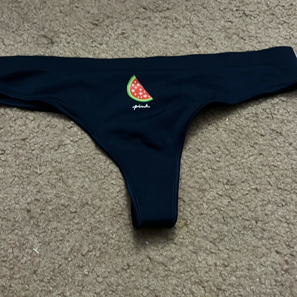 Nwt navy  Victoria’s Secret pink panty size medium